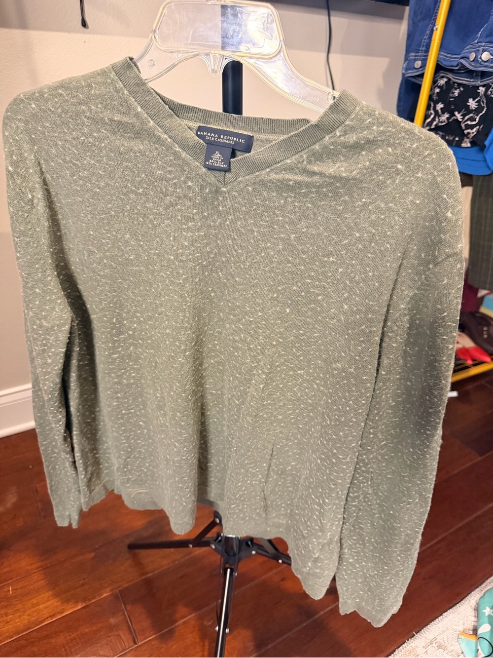 Banana Republic Silk Cashmere Sweater XL Green V Neck Lightweight